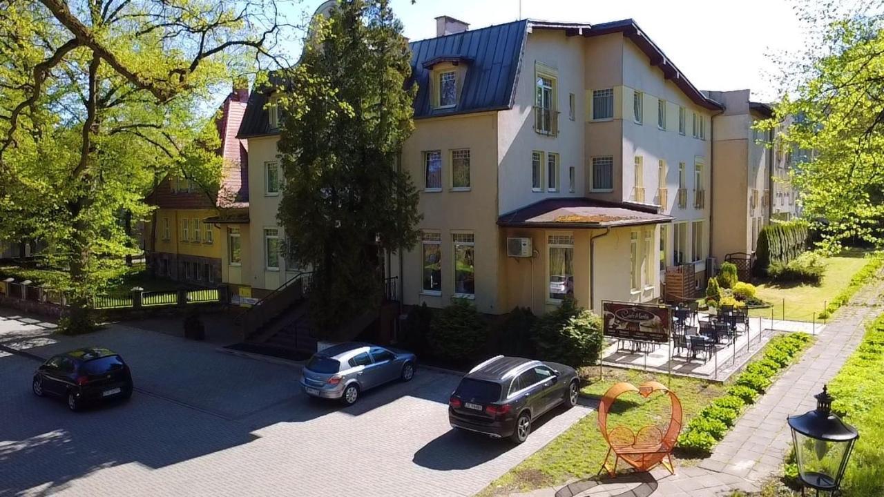 Hotel Marta Medical à Połczyn-Zdrój Extérieur photo